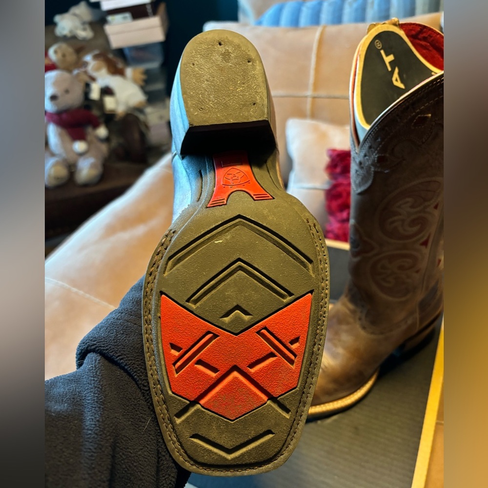 Ariat Martina cowboy boot. - Picture 5 of 7